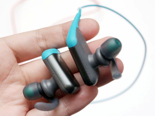 sony-mdr-as600bt-04