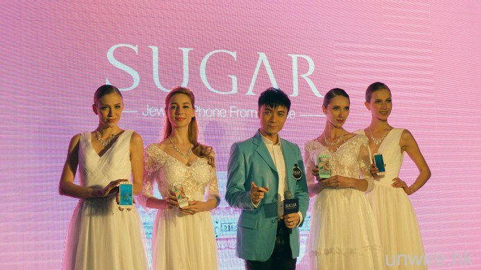 sugar-macaron-review-unwire0041-694x390