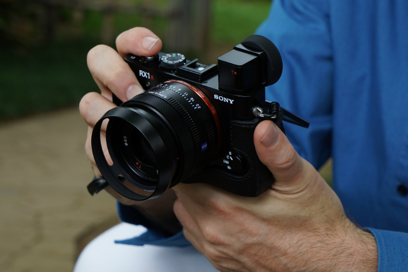 sony-cyber-shot-rx1r-ii-lifestyle-10-part