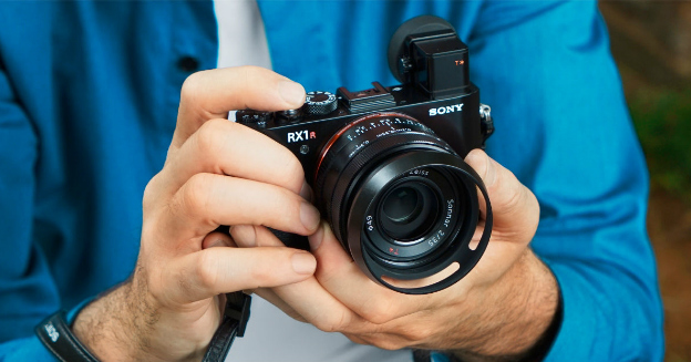 sony-rx1r-ii-retractable-electronic-viewfinder-img-top