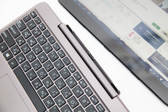 22470925145_9b7b6da9d0_z