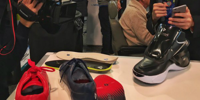 digitsole-anthon-morel-talking-about-smartshoe-ces2016-booth-80737-sands-hall-g-part