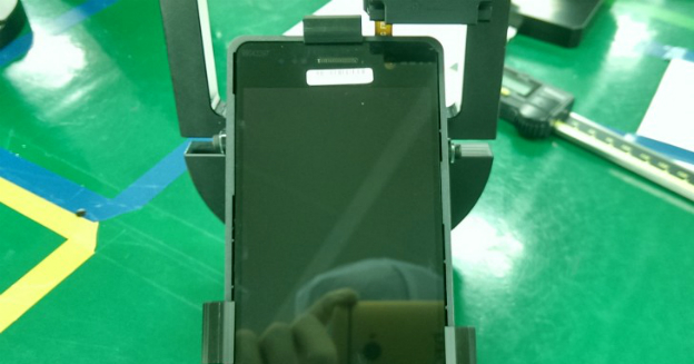 leaked-samsung-galaxy-s7-real-device-20160125-02-gsmarena-part-img-top