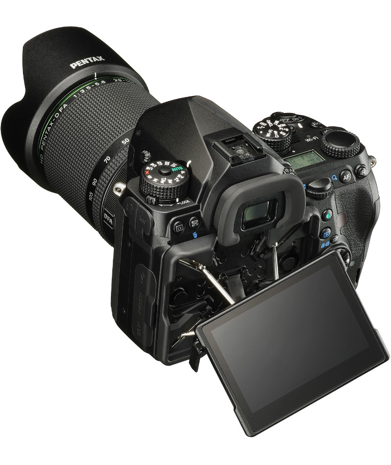 pentax-k-1-back-lcd-tilte-lens